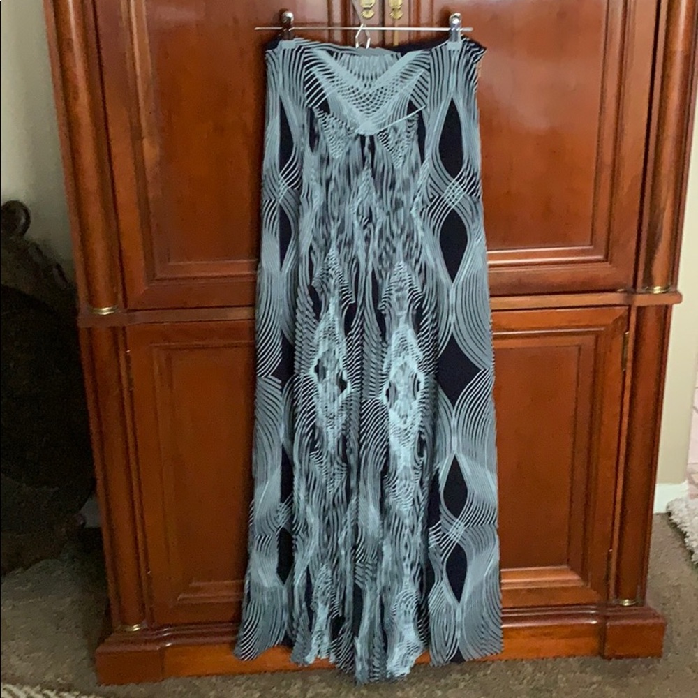 Gorgeous navy wide legged pants!